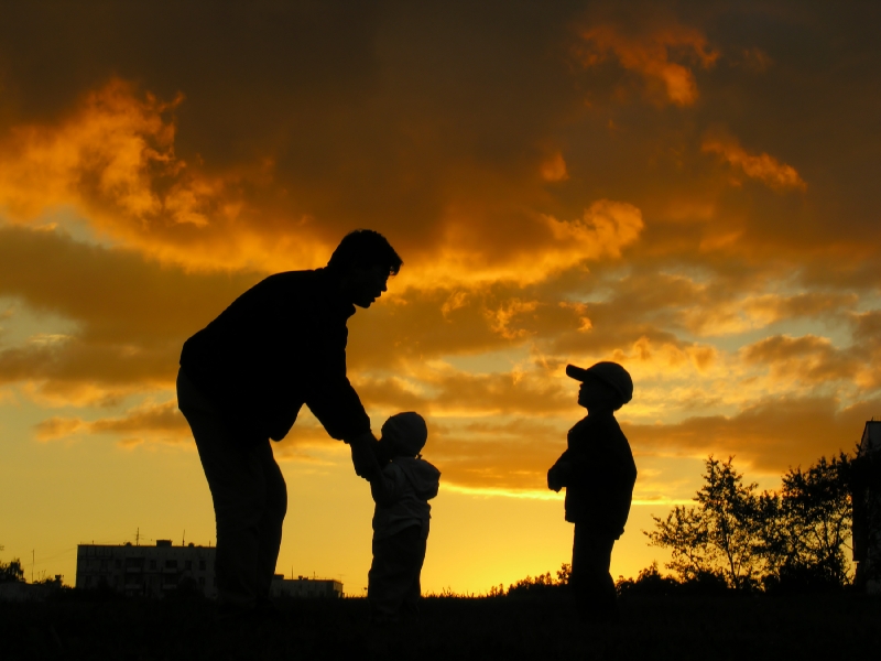 Penyebab Kerusakan Akhlak dan Mental Anak Adalah Para Ayah